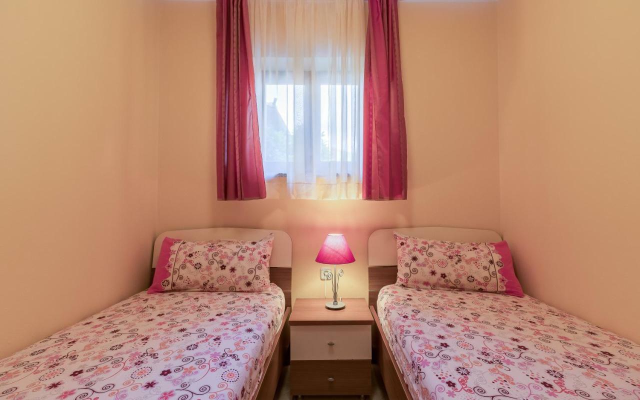 Apartmani Kazun - App1 Fazana Exterior photo